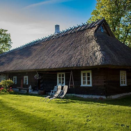 Вилла Kuusetuka Tourism Farm Pahkla Экстерьер фото
