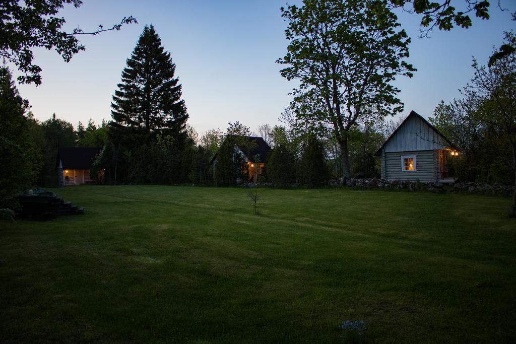 Вилла Kuusetuka Tourism Farm Pahkla Экстерьер фото
