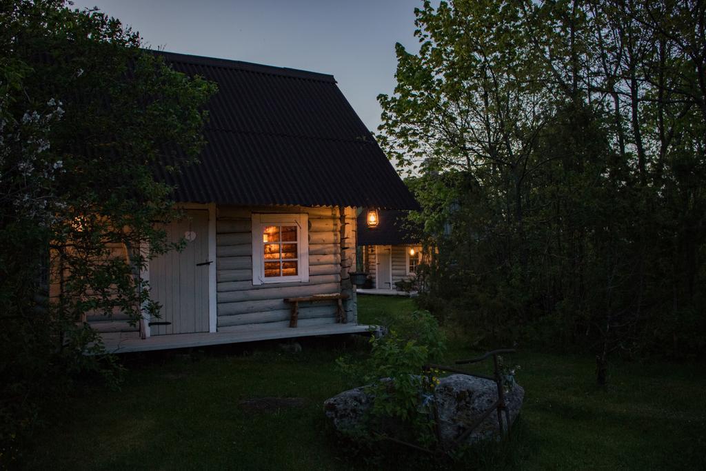 Вилла Kuusetuka Tourism Farm Pahkla Экстерьер фото