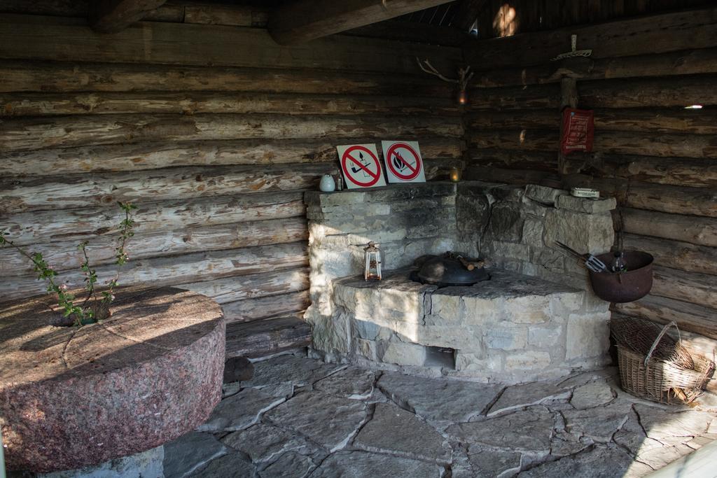 Вилла Kuusetuka Tourism Farm Pahkla Экстерьер фото
